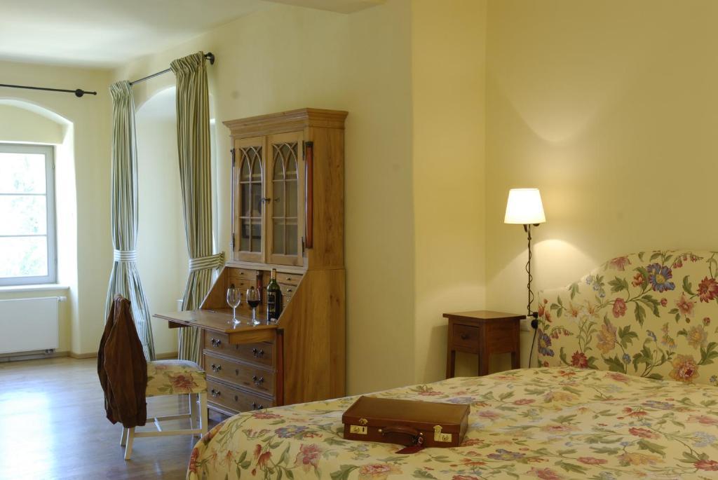 Hotel Schloss & Gut Ulrichshusen Room photo