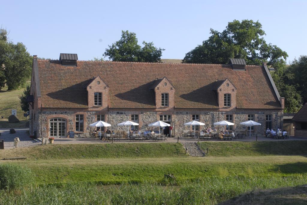 Hotel Schloss & Gut Ulrichshusen Exterior photo